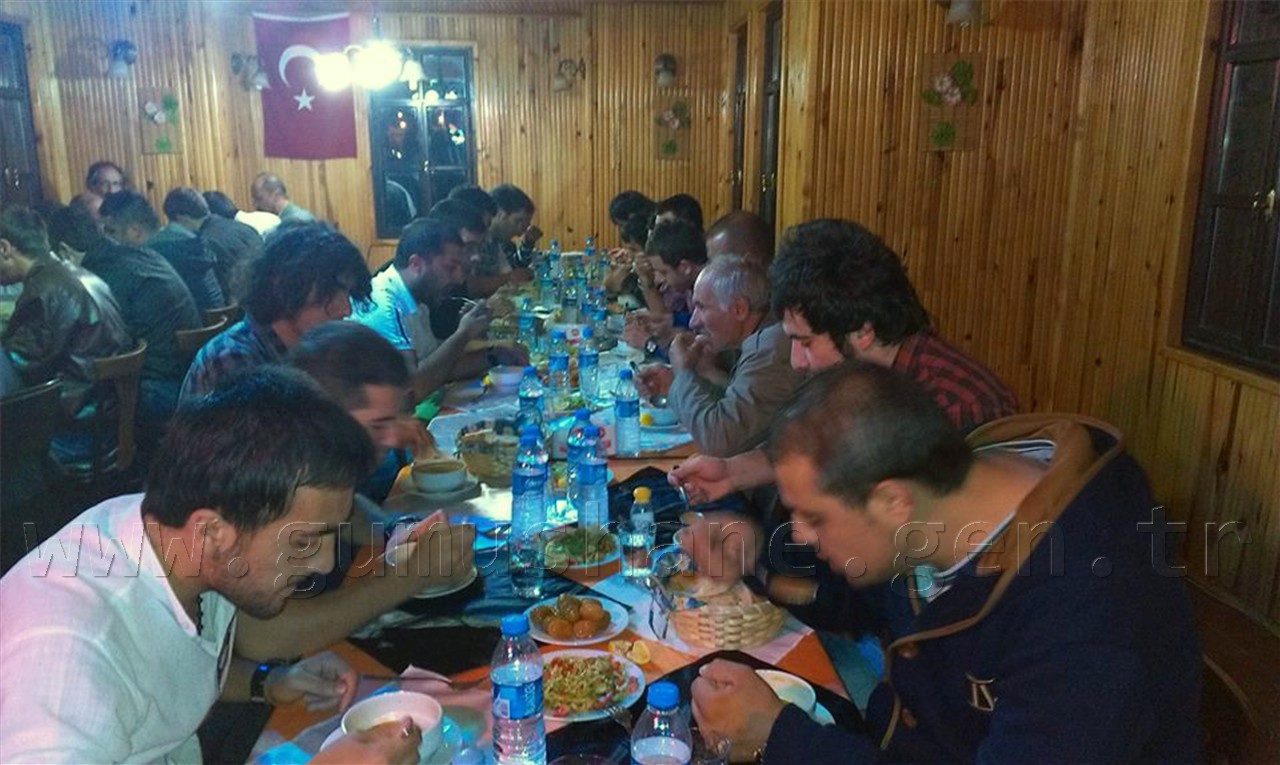 Ülkü Ocaklarından İftar Yemeği 3