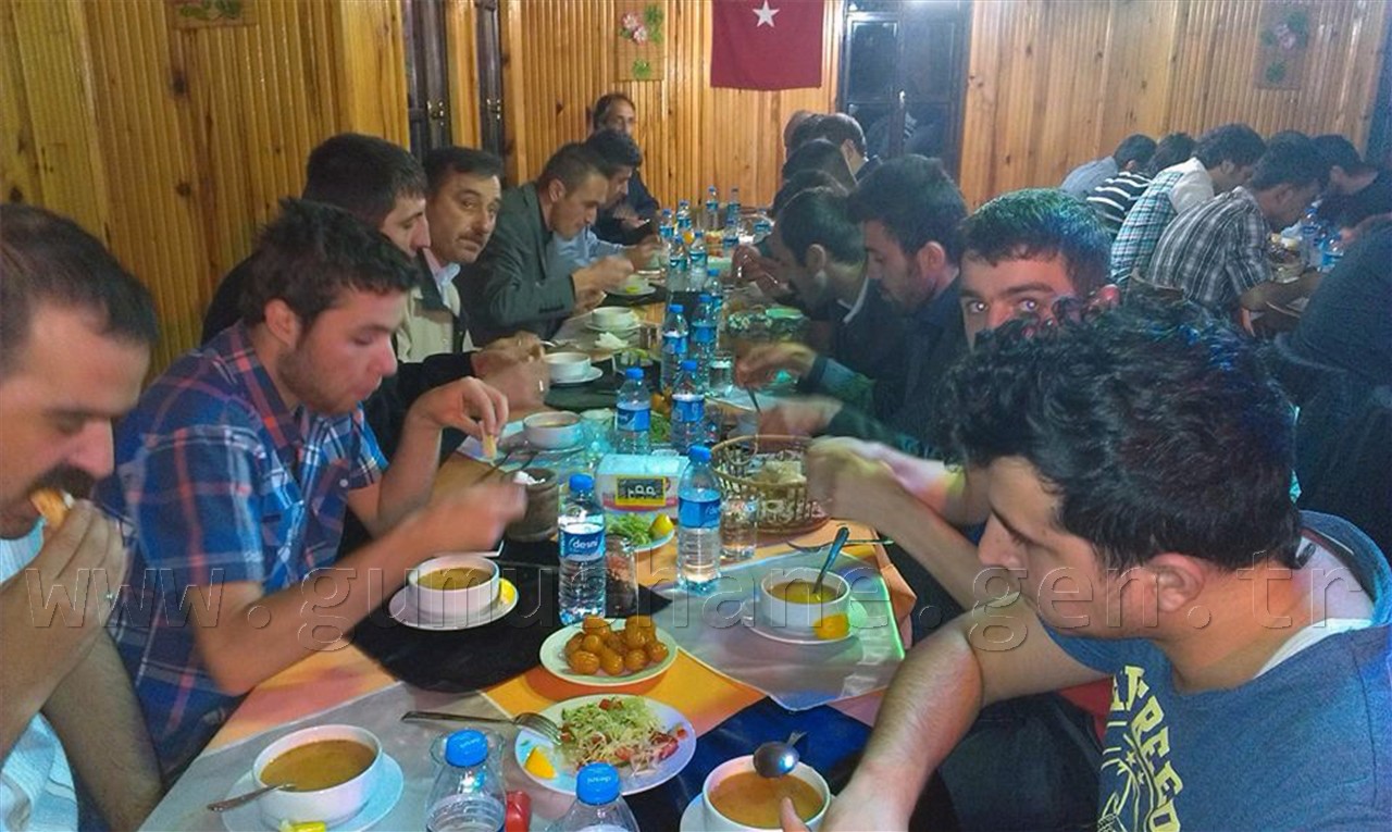 Ülkü Ocaklarından İftar Yemeği 4