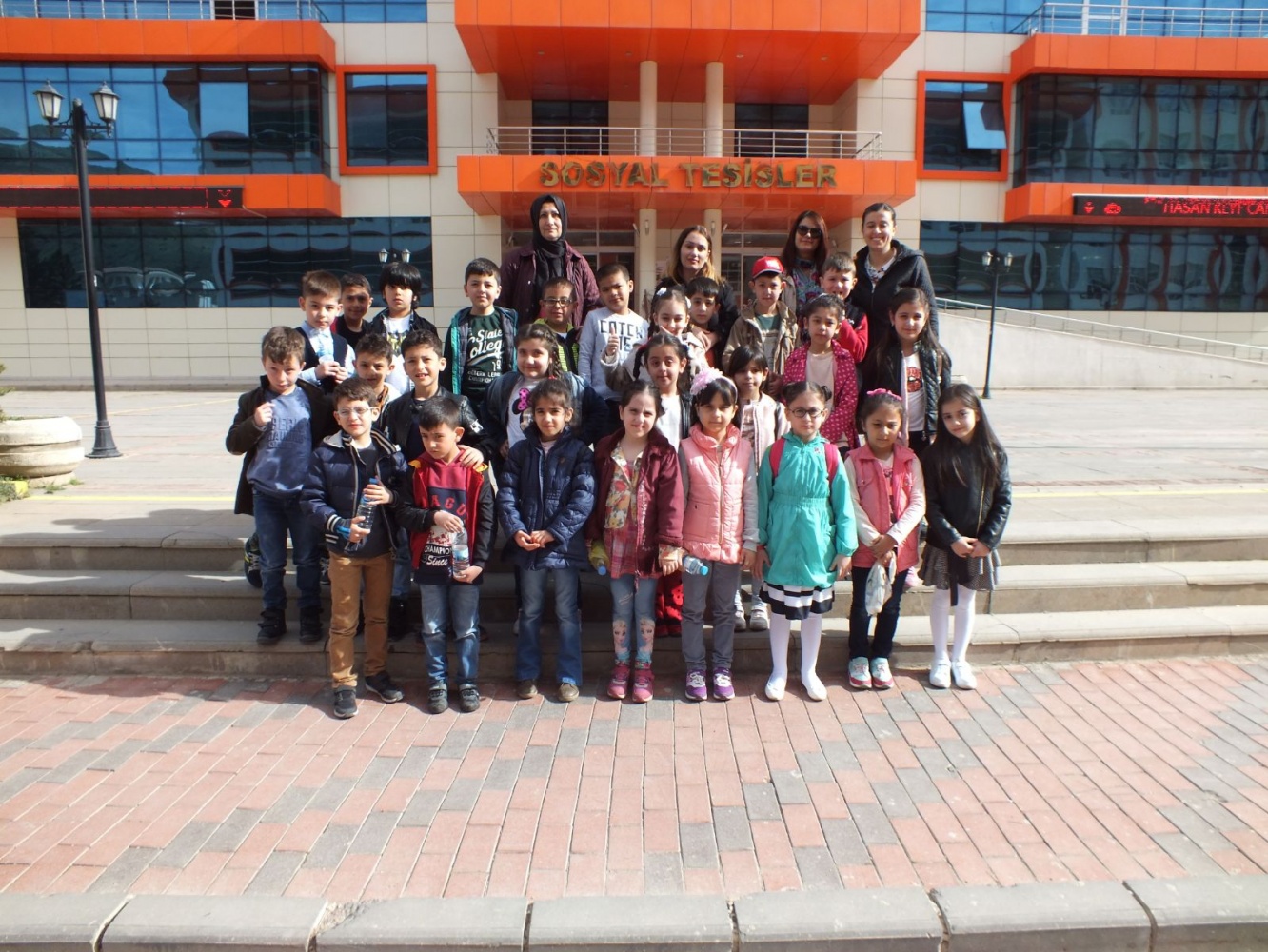 Öğrenciler kitapların büyülü dünyasında 3