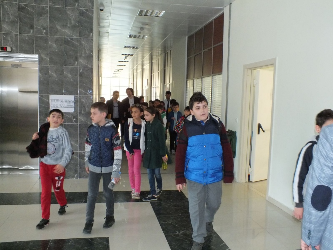 Öğrenciler kitapların büyülü dünyasında 6