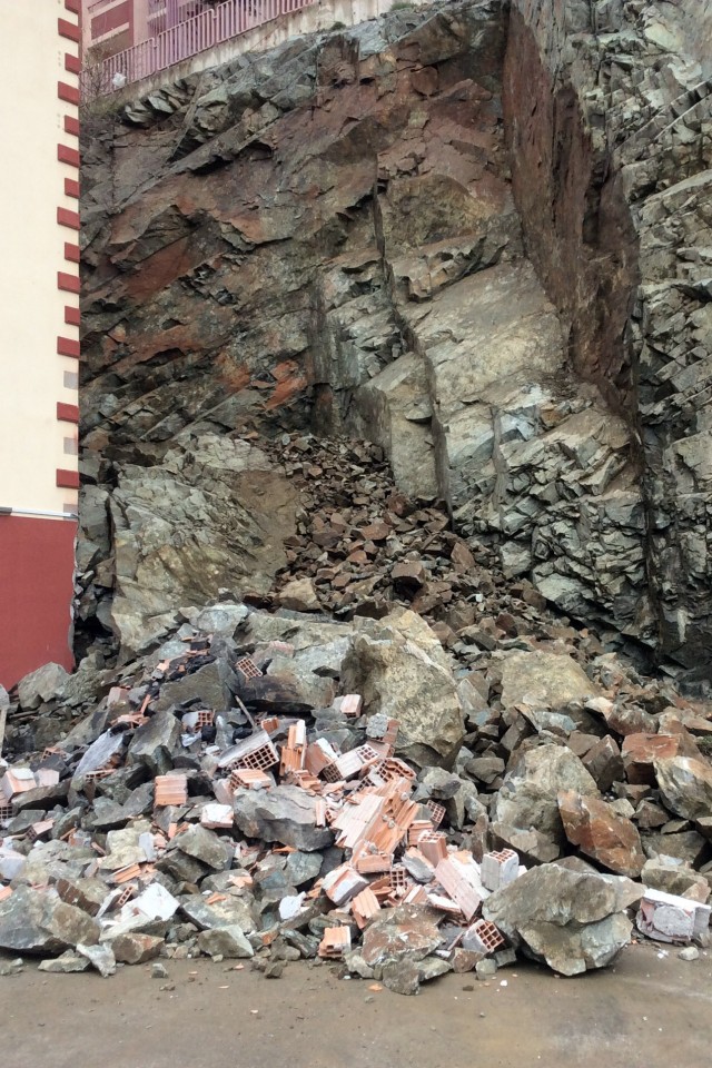 Kürtün’de Üst Üste Heyelan 1
