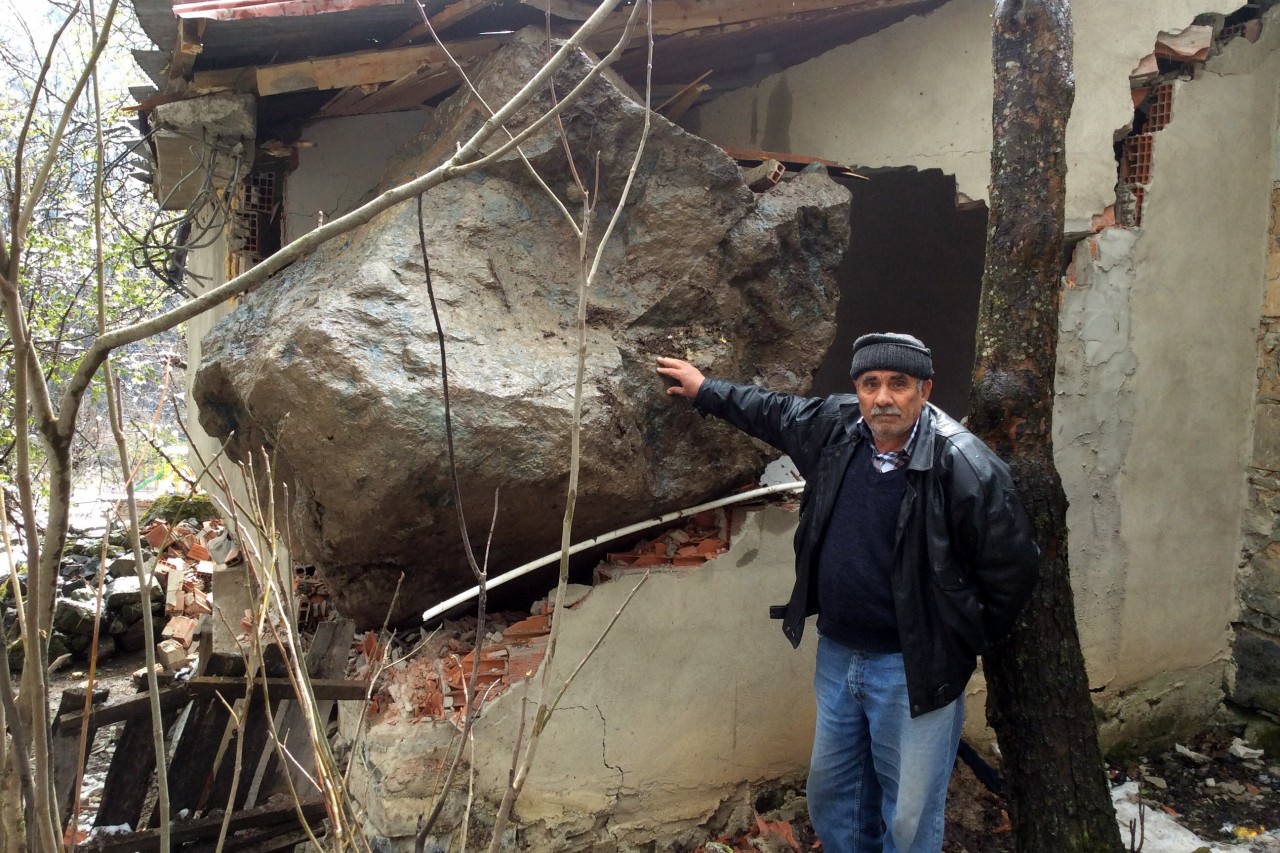 Kürtün’de Üst Üste Heyelan 7