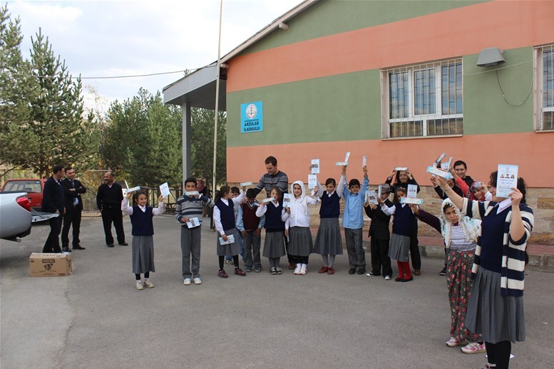 Kalem Setleri Dağıtıldı 4