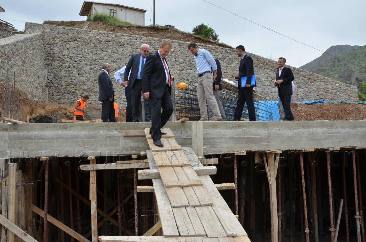 Vali Yavuz inşaatları denetledi 5