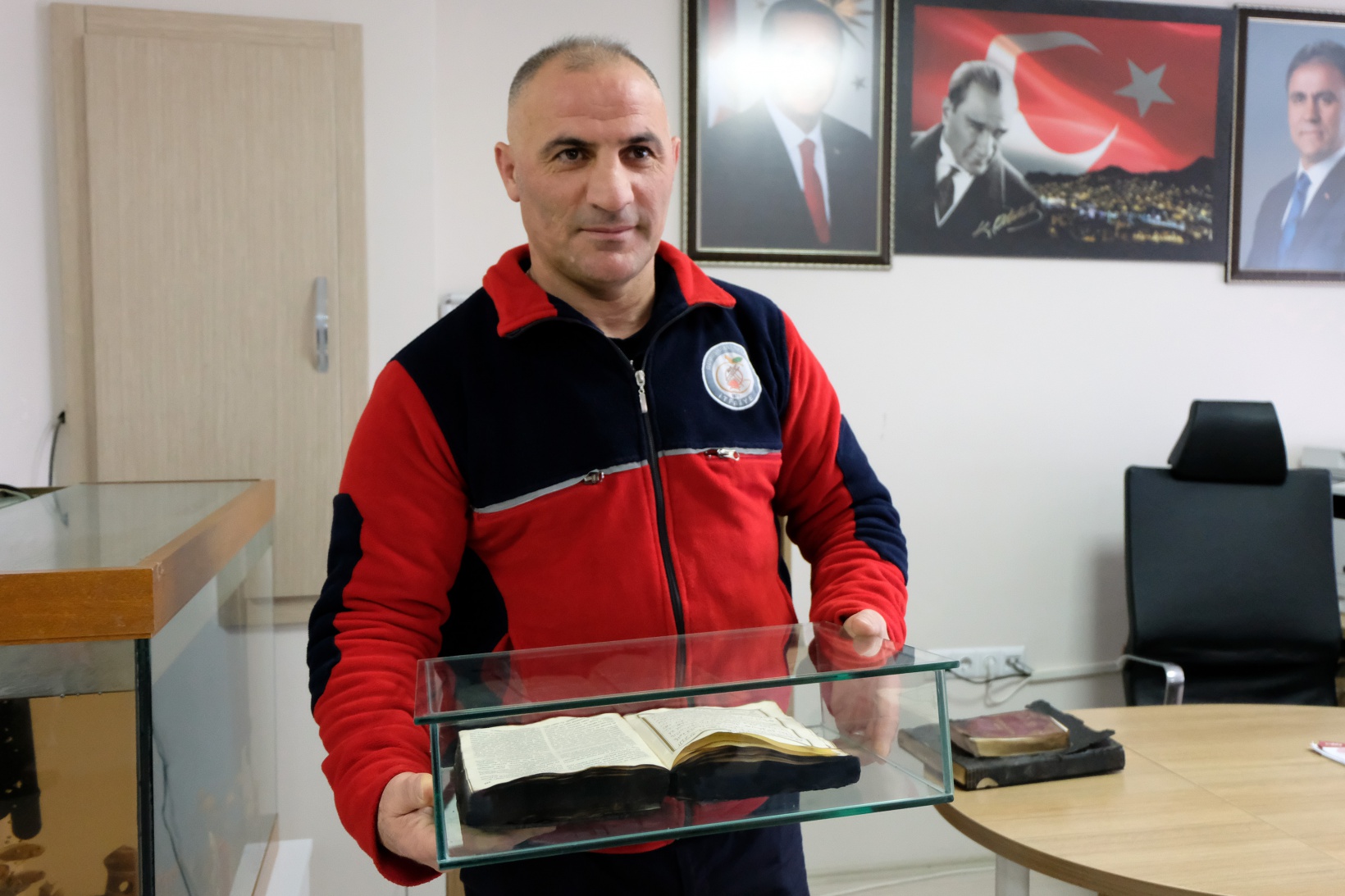 Yanmayan Kuran-ı Kerim’leri özenle saklıyorlar 4