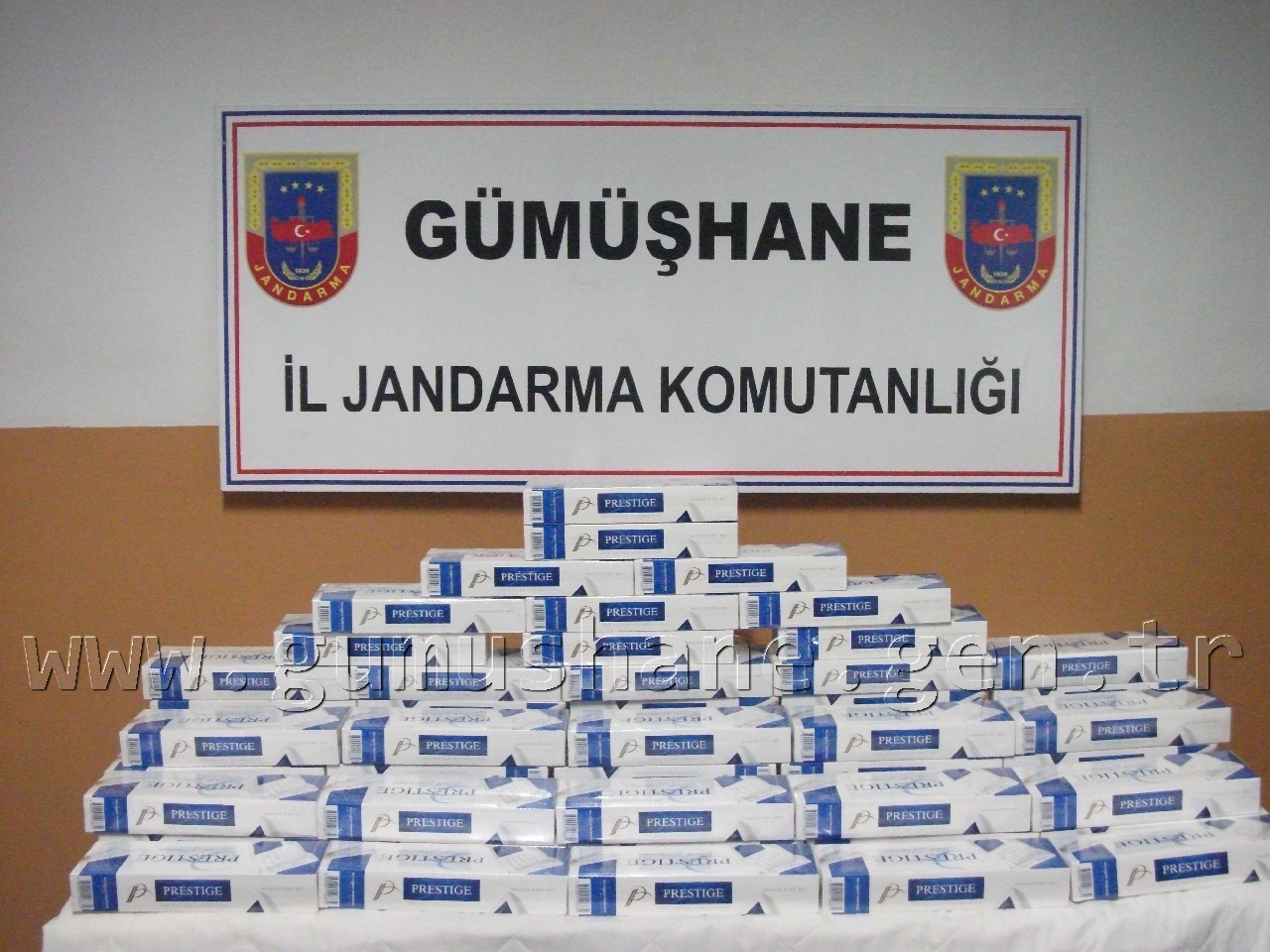 Gümüşhane'de Kubar Esrar ve Kaçak Sigara Yakalandı 1