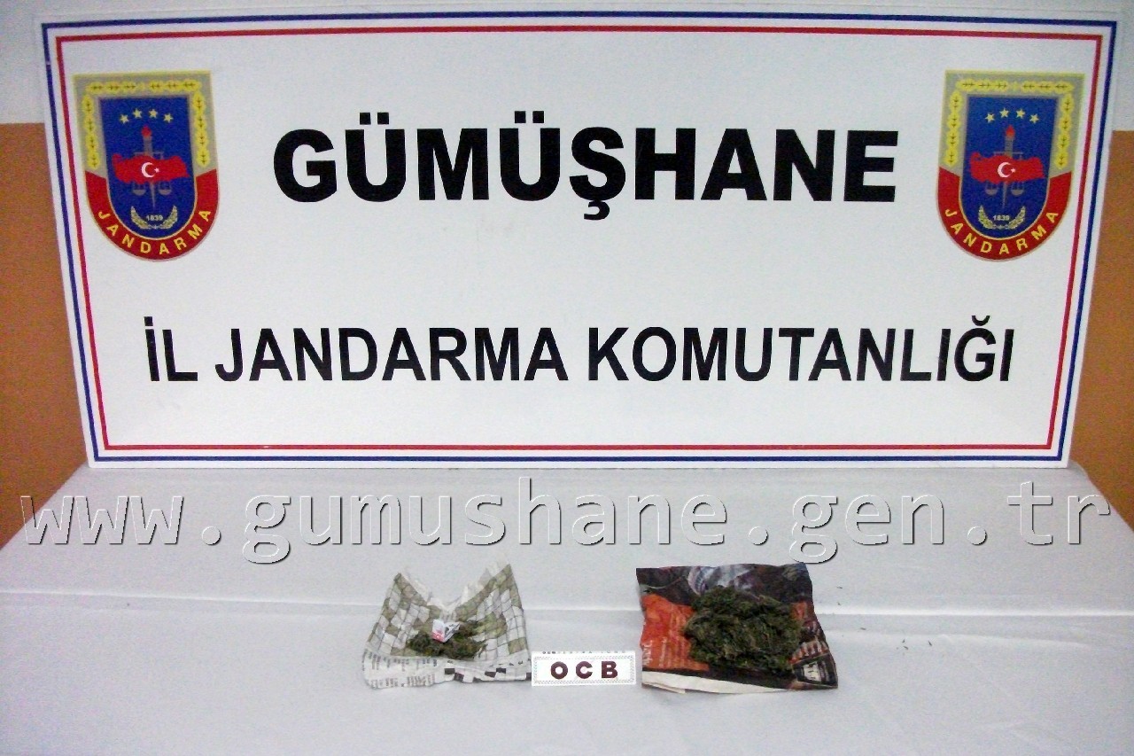 Gümüşhane'de Kubar Esrar ve Kaçak Sigara Yakalandı 2