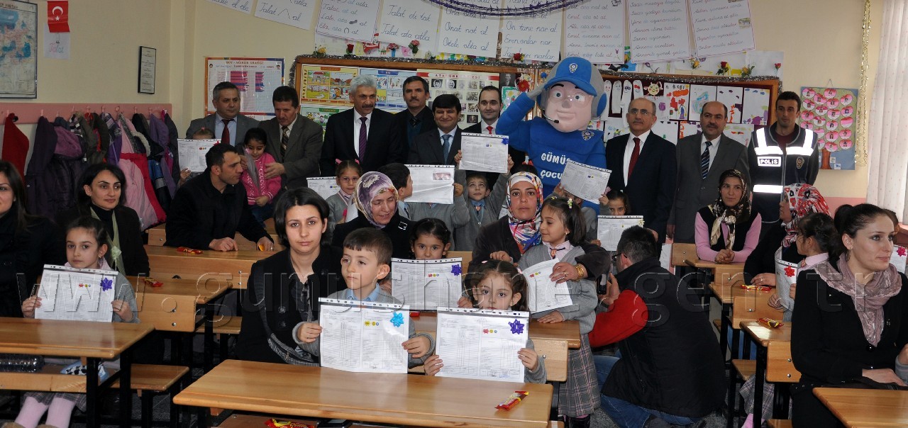 Öğrenciler Karnelerini Aldı 15