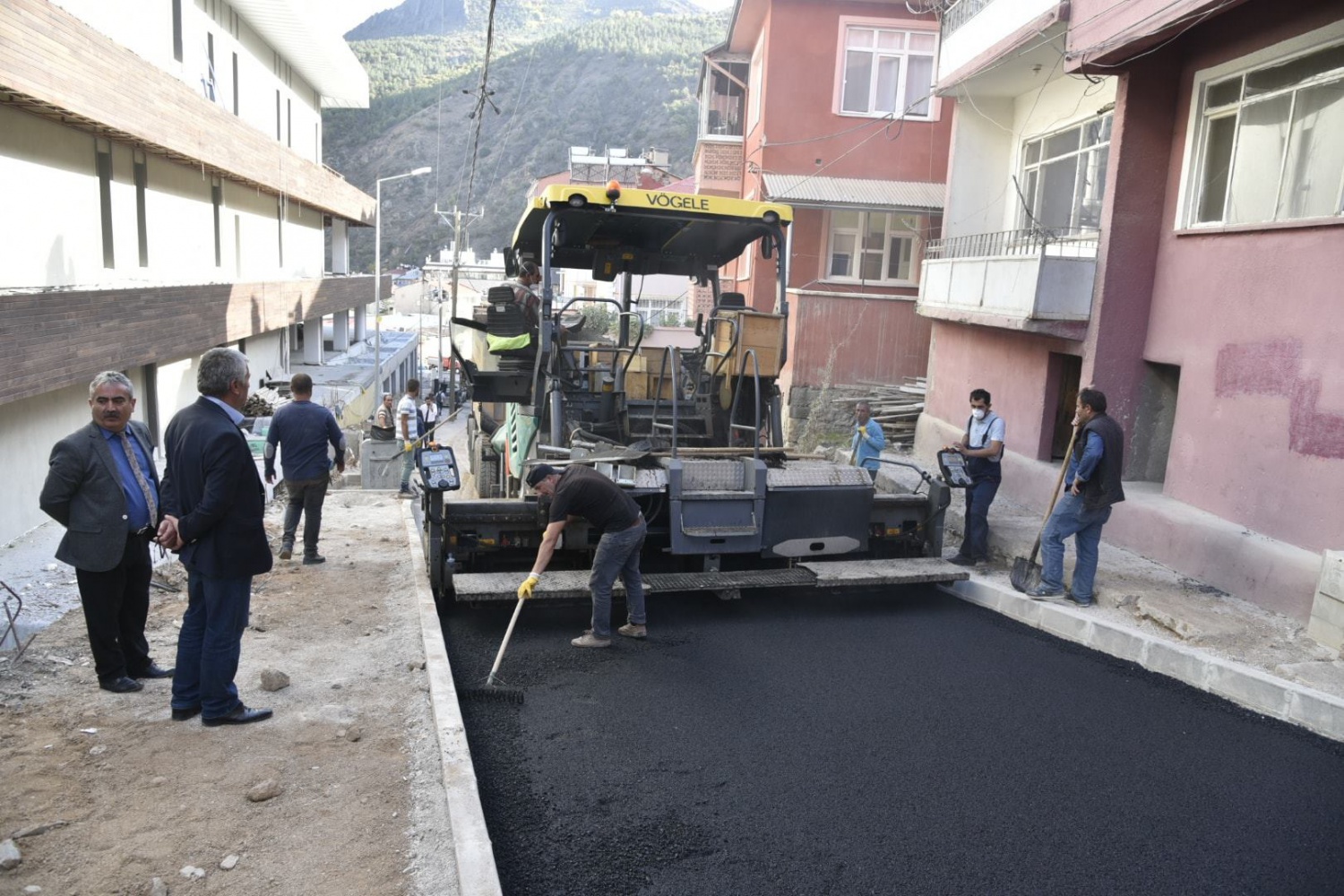 Kıbrıs Caddesi asfaltlandı 6