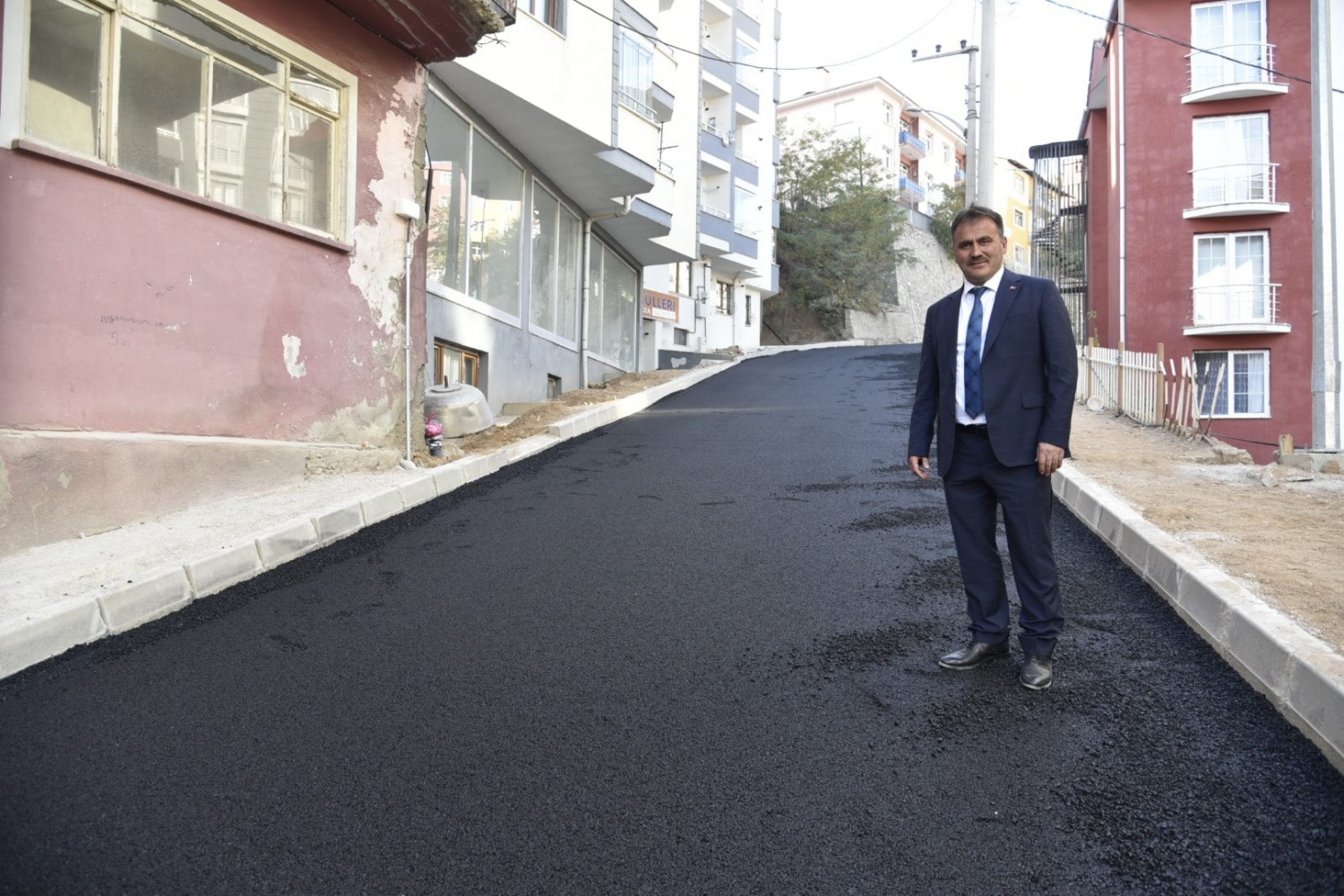Kıbrıs Caddesi asfaltlandı 2