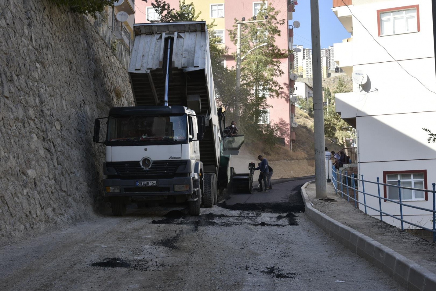 Kıbrıs Caddesi asfaltlandı 5