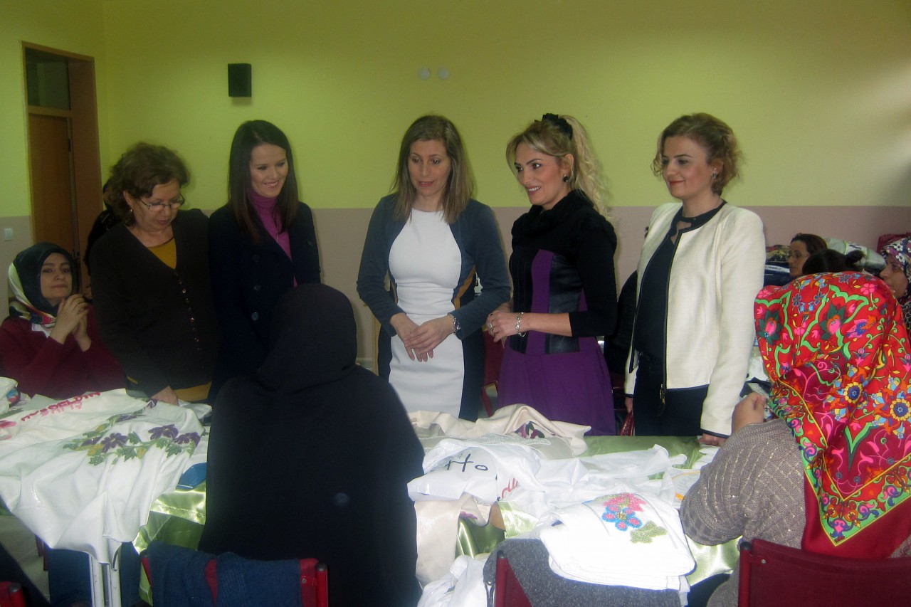 Şengül Yavuz, el sanatları kursunu ziyaret etti 2