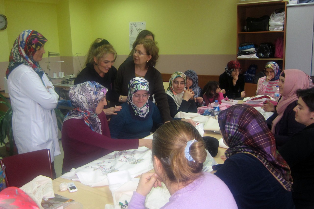 Şengül Yavuz, el sanatları kursunu ziyaret etti 3