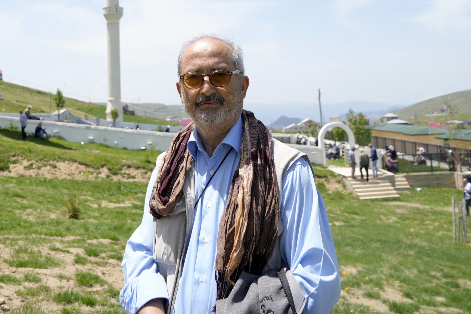 Üstü açık camide 563 yıldır çimen üzerinde Cuma namazı kılınıyor 2