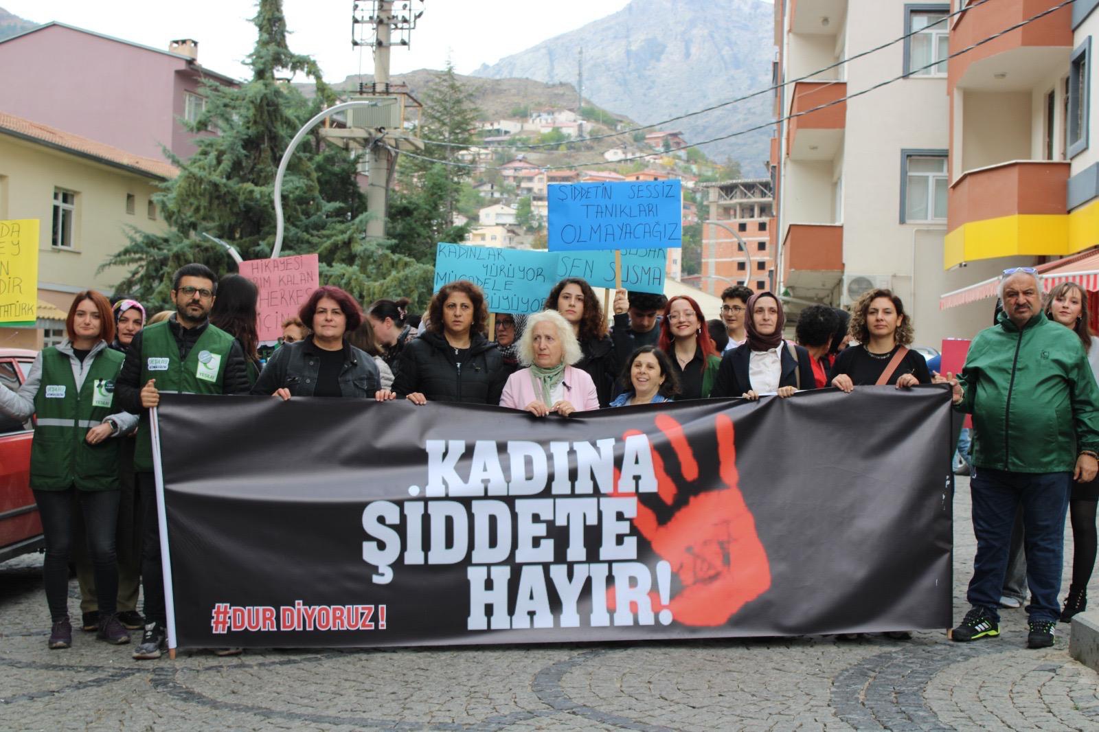 Gümüşhane’de kadın ve çocuk cinayetlerine dur demek için yürüyüş düzenlendi 4