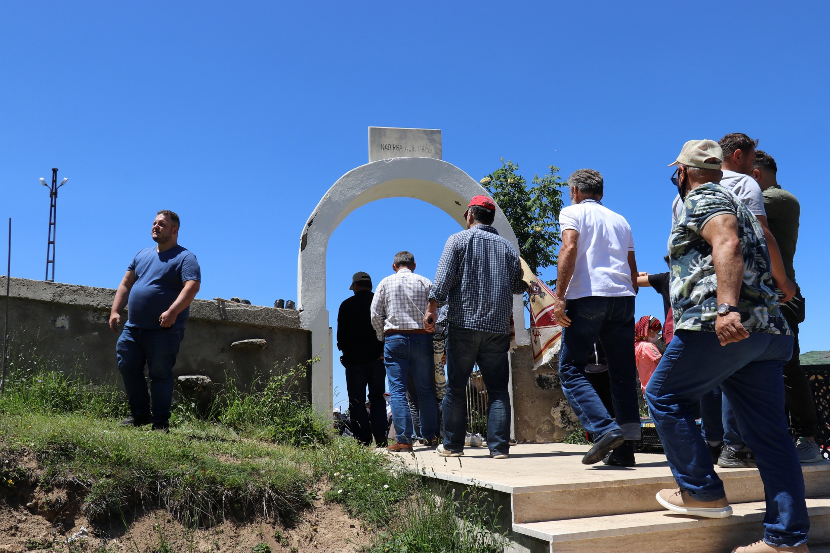 560 yıllık Kadırga camiinde namaz kılmanın huzurunu yaşadılar 10