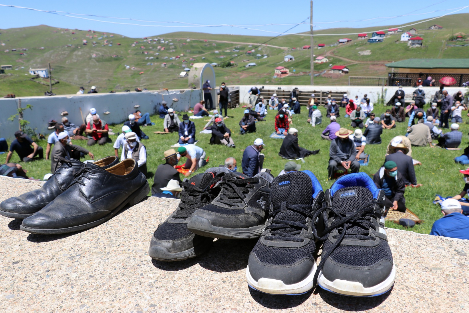 560 yıllık Kadırga camiinde namaz kılmanın huzurunu yaşadılar 12