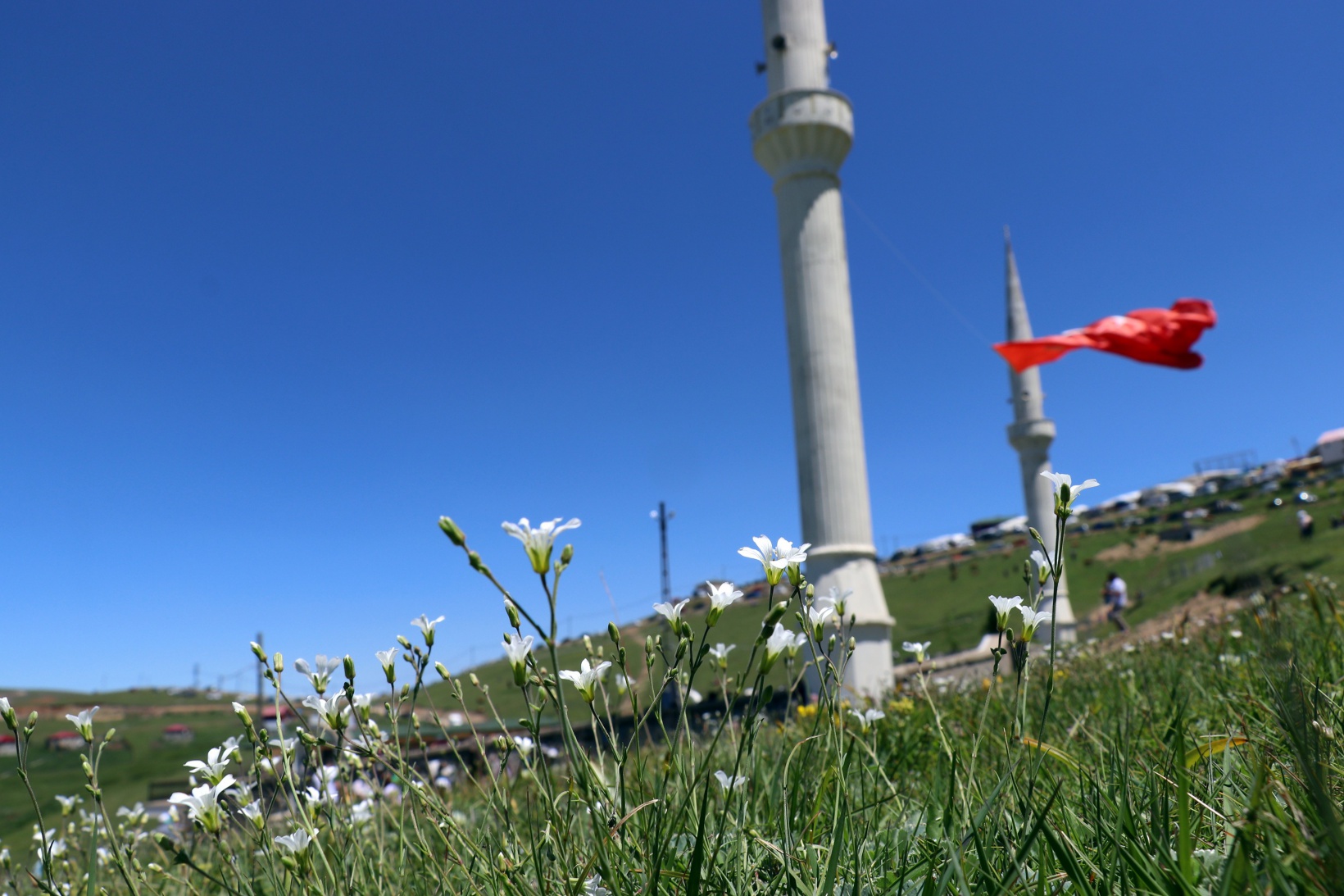 560 yıllık Kadırga camiinde namaz kılmanın huzurunu yaşadılar 7