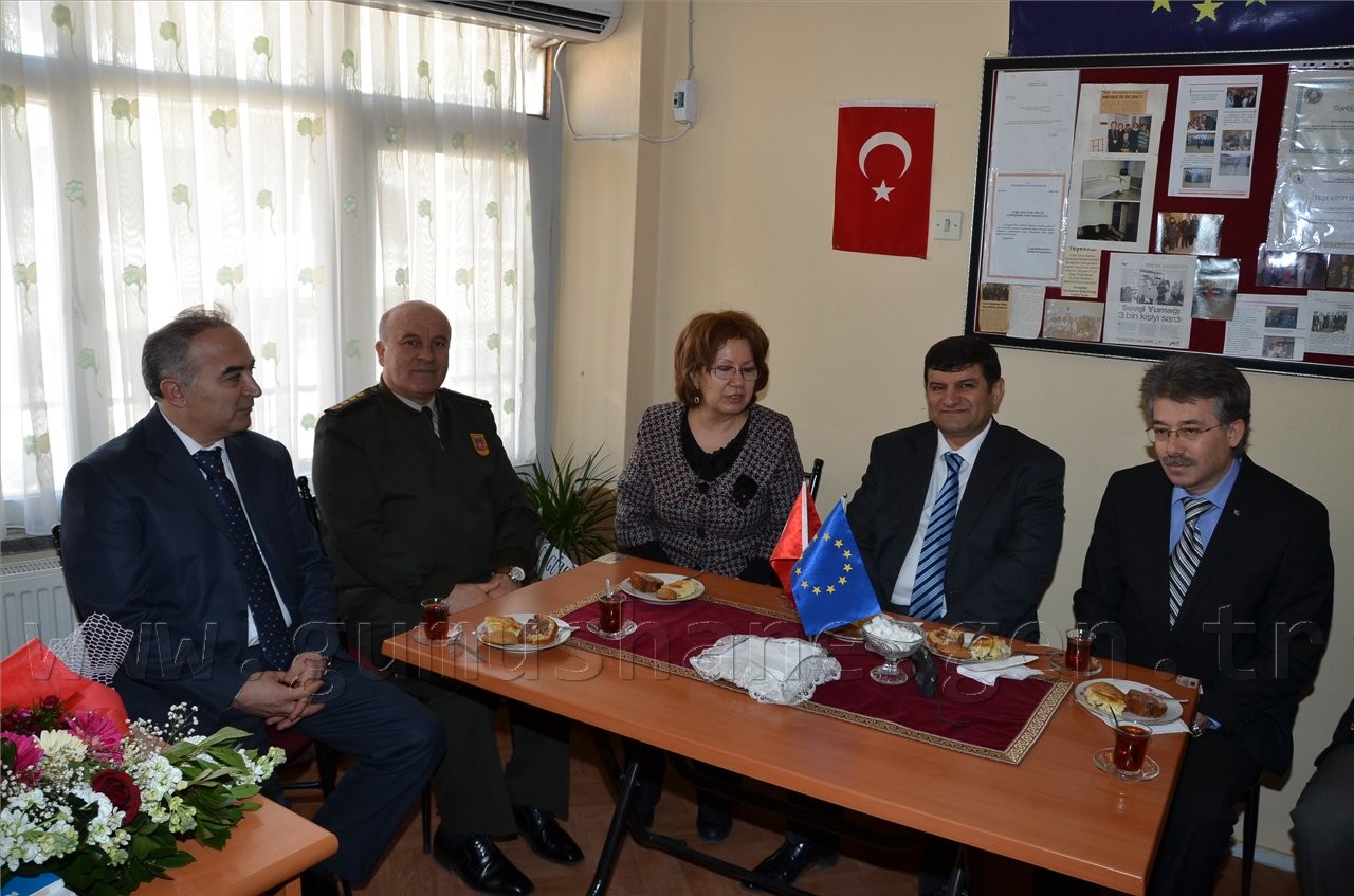 Vali Mayda, Kadınlar Gününde Kadın Derneklerini Ziyaret Etti 2