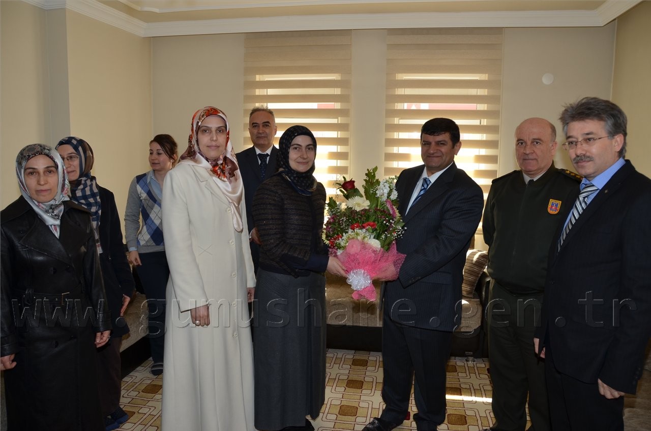 Vali Mayda, Kadınlar Gününde Kadın Derneklerini Ziyaret Etti 3