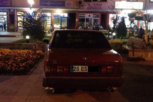 Gümüşhane’de kaldırım üzerine park edenlere af yok 3