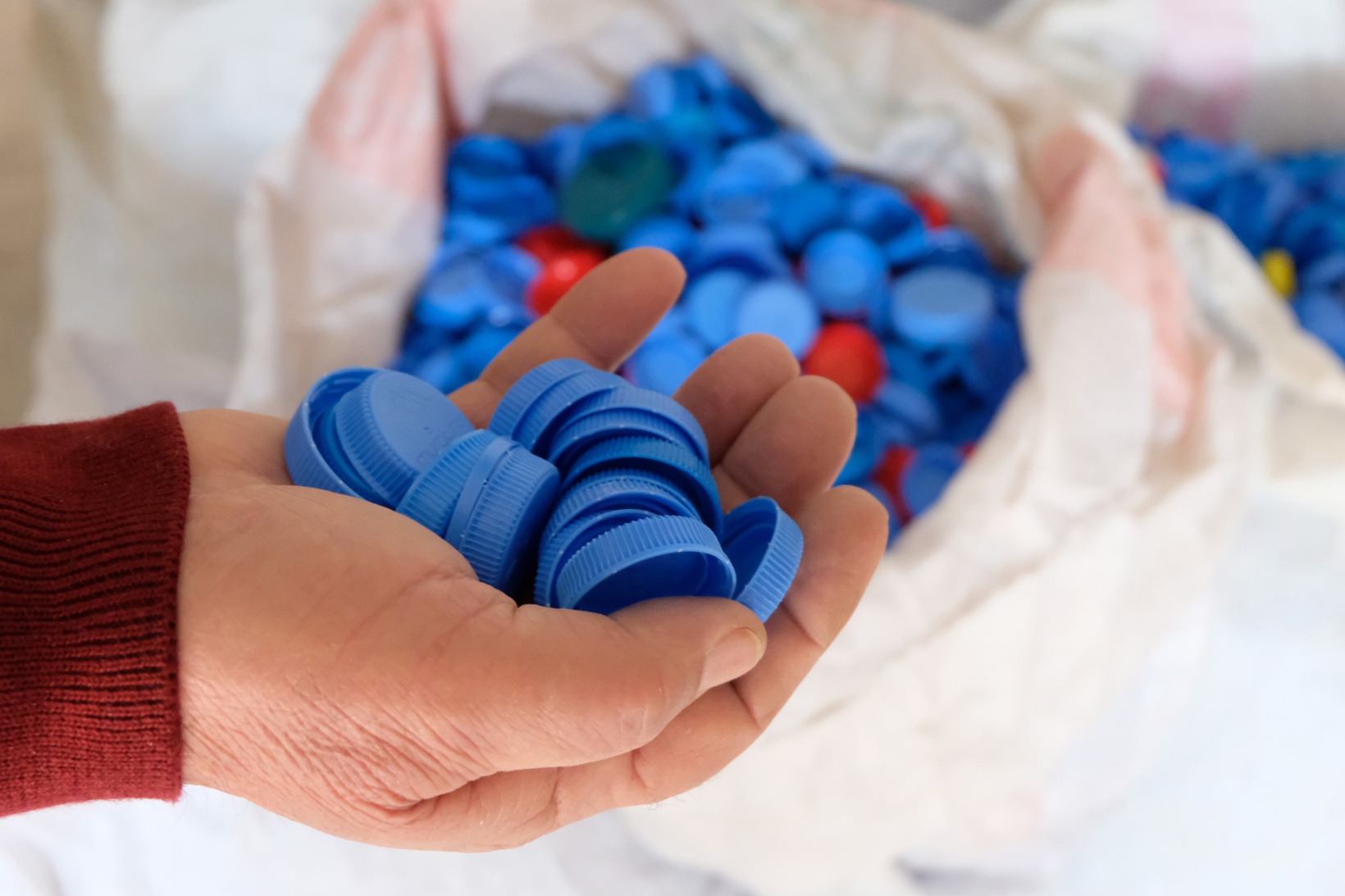 Bıkmadan, usanmadan 2,5 yıldır mavi kapak topluyor 11