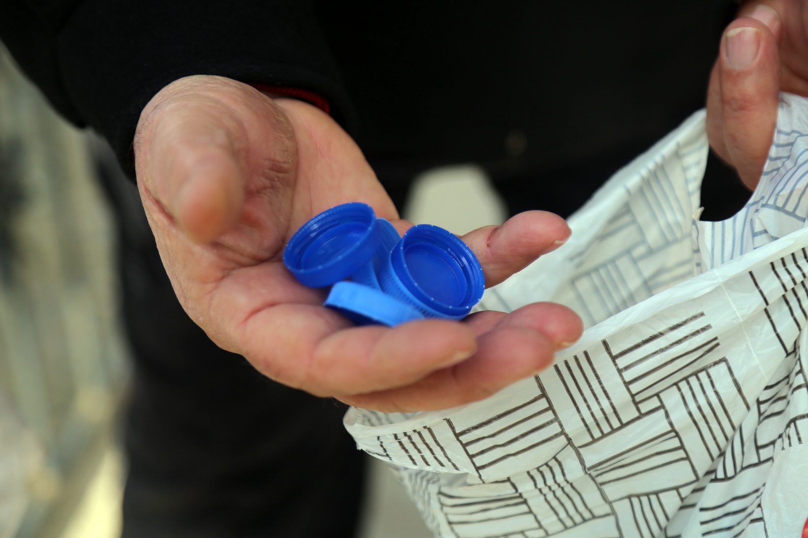 Bıkmadan, usanmadan 2,5 yıldır mavi kapak topluyor 9