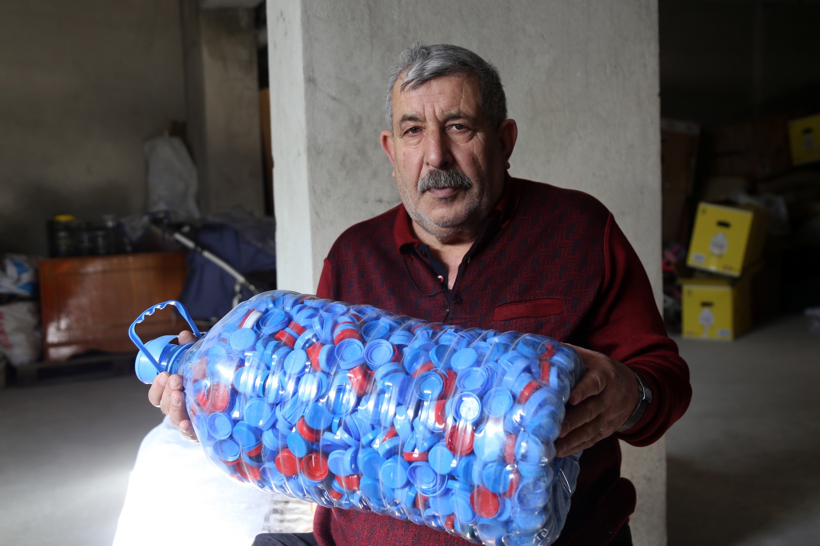 Bıkmadan, usanmadan 2,5 yıldır mavi kapak topluyor 7