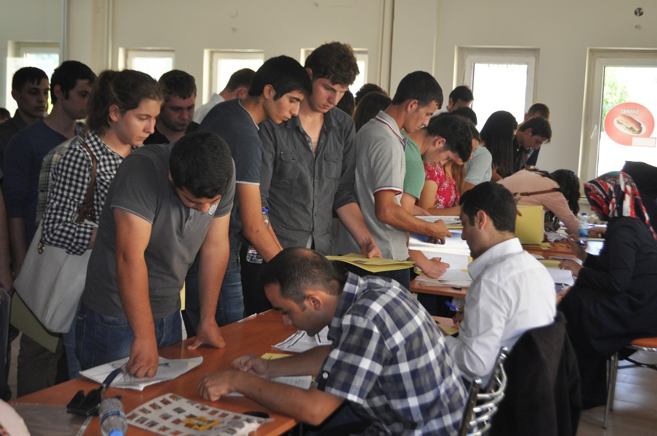 GÜ'ye İlk Gün Bin 265 Öğrenci Kayıt Yaptırdı 5