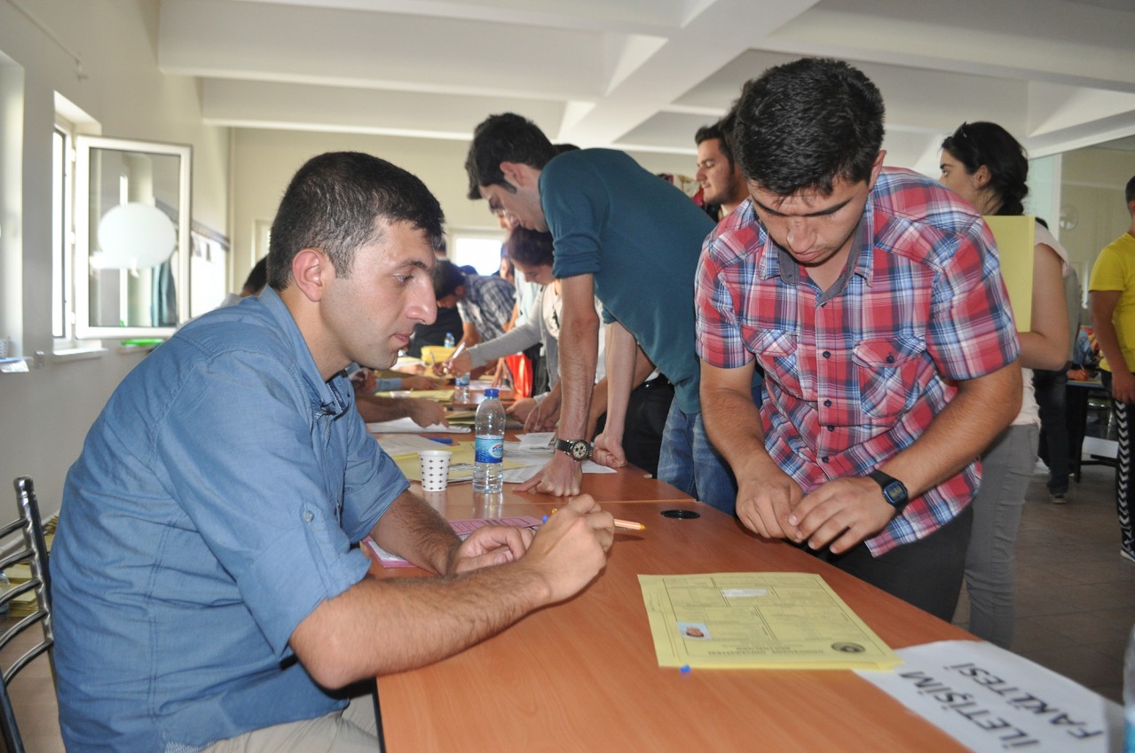 GÜ'ye İlk Gün Bin 265 Öğrenci Kayıt Yaptırdı 6