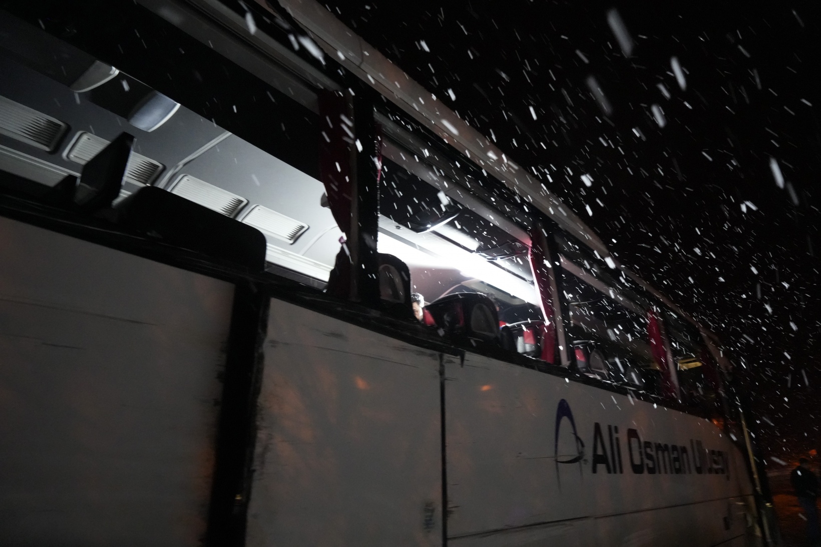 Gümüşhane’de yolcu otobüsü kaza yaptı: 2’si çocuk 14 yaralı 20