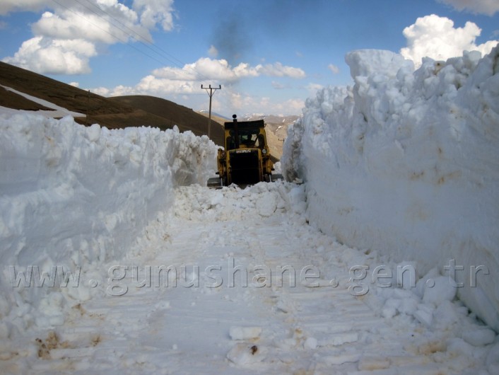 Kazıkbeli Yaylasının Yolu Açıldı  9