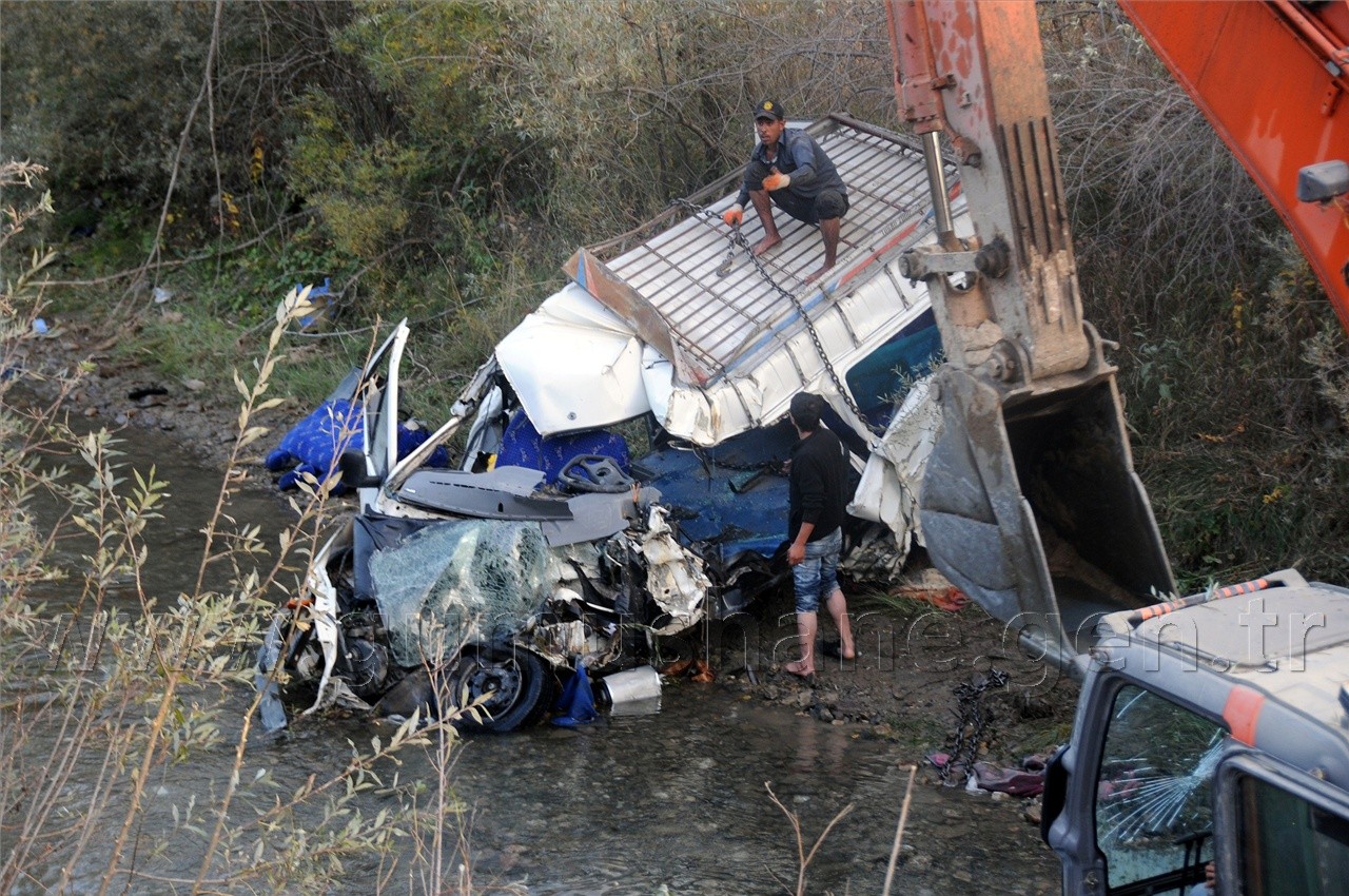 Kelkit'te Katliam Gibi Kaza: 10 Ölü, 3 Yaralı 6