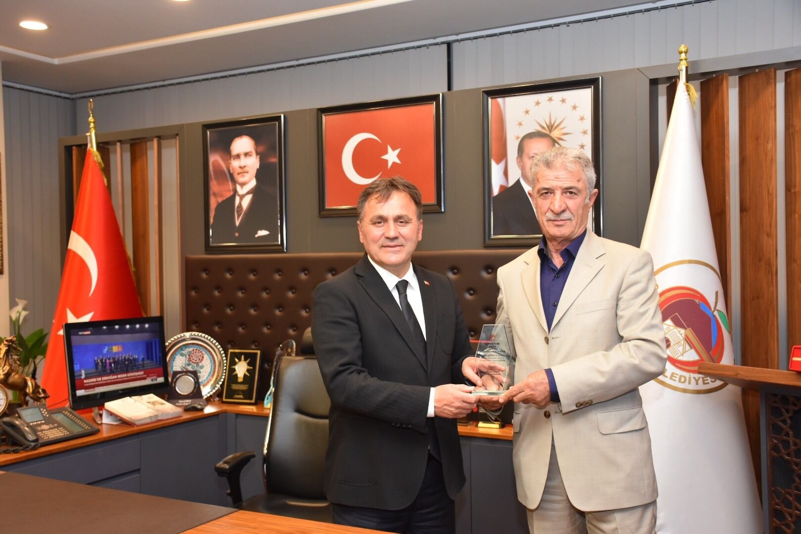 Başkan Çimen, Kent Konseyinin eski ve yeni yönetimini misafir etti 3