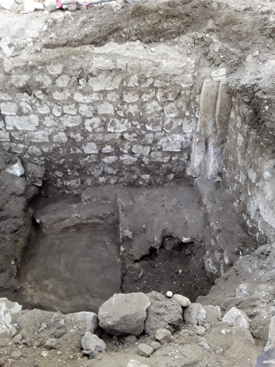 'Güneş Tapınağı' kaçak kazıda ortaya çıktı 3