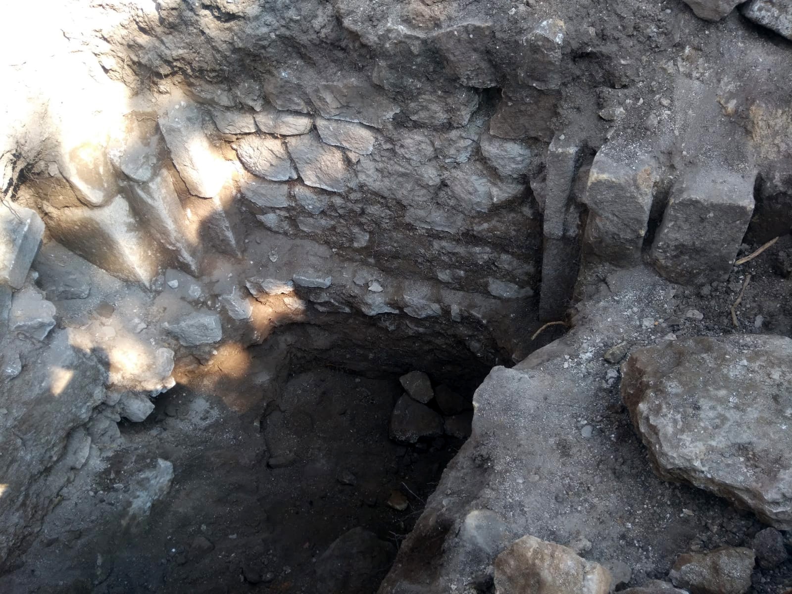 'Güneş Tapınağı' kaçak kazıda ortaya çıktı 6