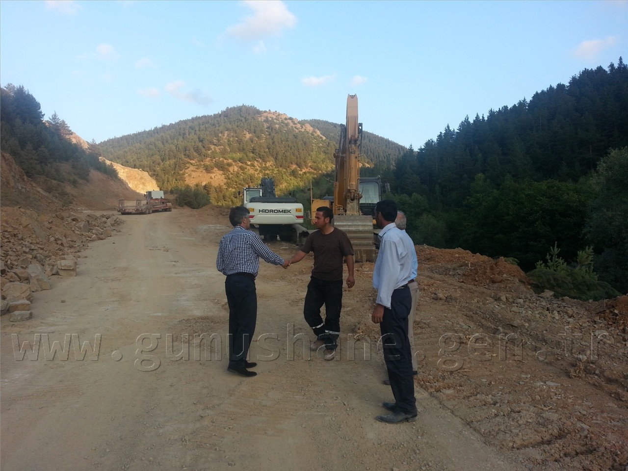 Milletvekili Aydın İkisu-Şiran Yolunda İncelemelerde Bulundu 3