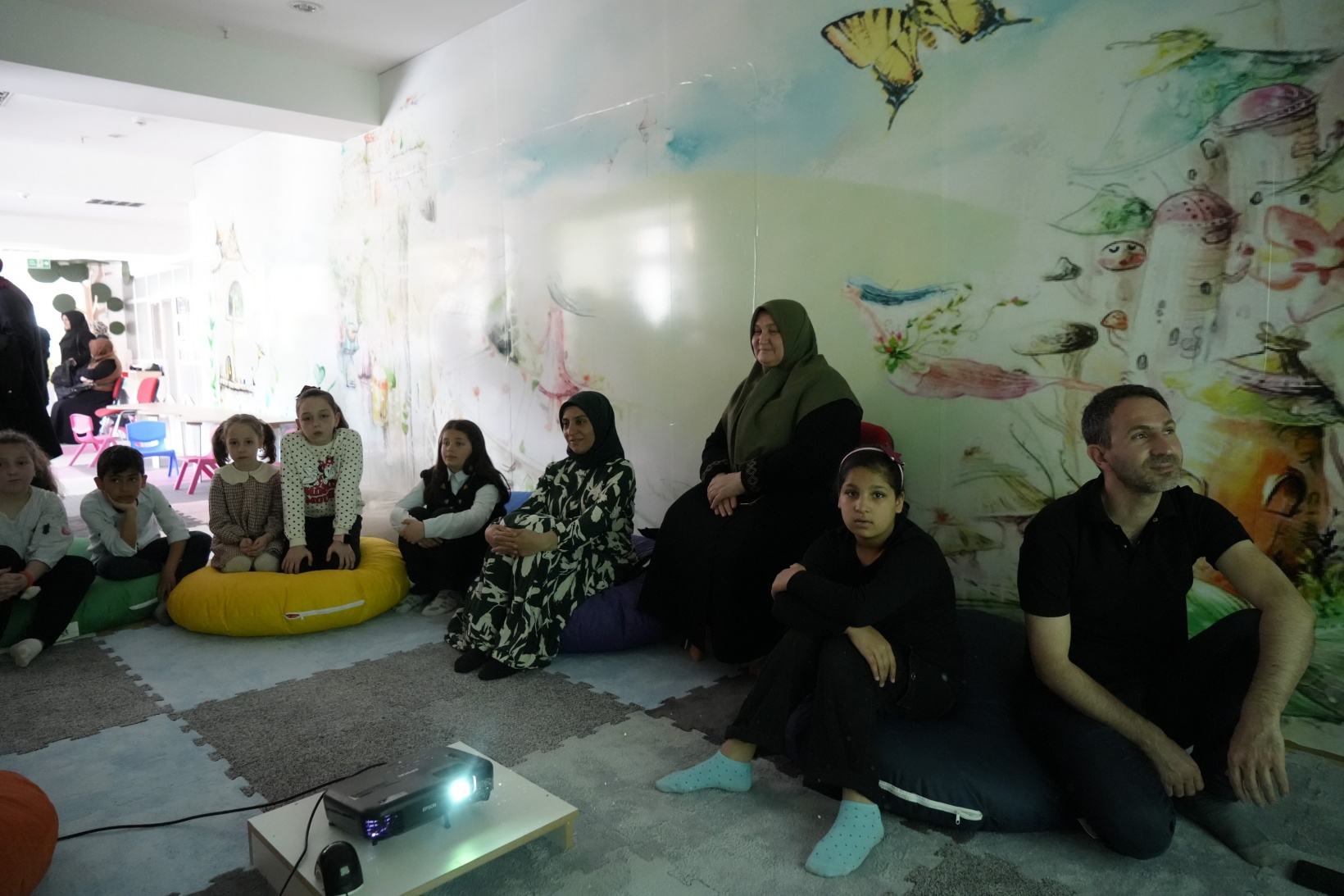 Gümüşhane’de Aile Yılı kapsamında veliler ve öğrenciler birlikte kitap okudu 4