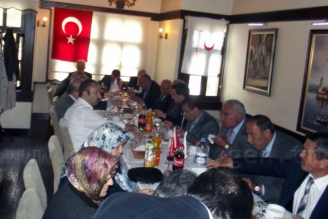 Kızılay'dan Düzenli Kan Bağışlayanlara Madalya 8