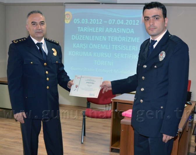 Polislere Terörizme Karşı Önemli Tesisleri Koruma Kursu  3