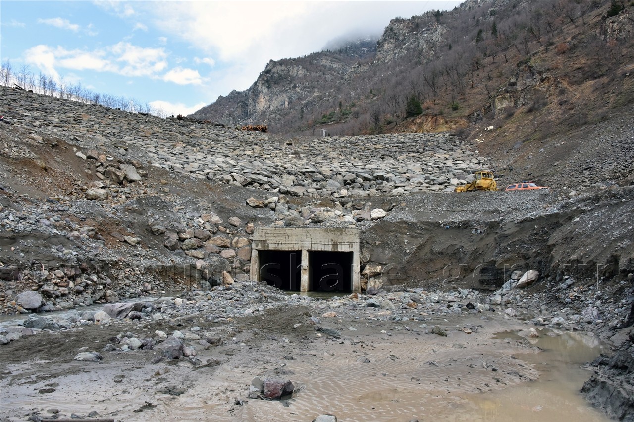 Kürtün Barajında Arama Çalışmaları Devam Ediyor 10