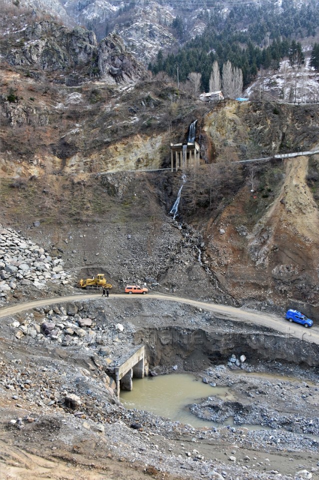 Kürtün Barajında Arama Çalışmaları Devam Ediyor 18