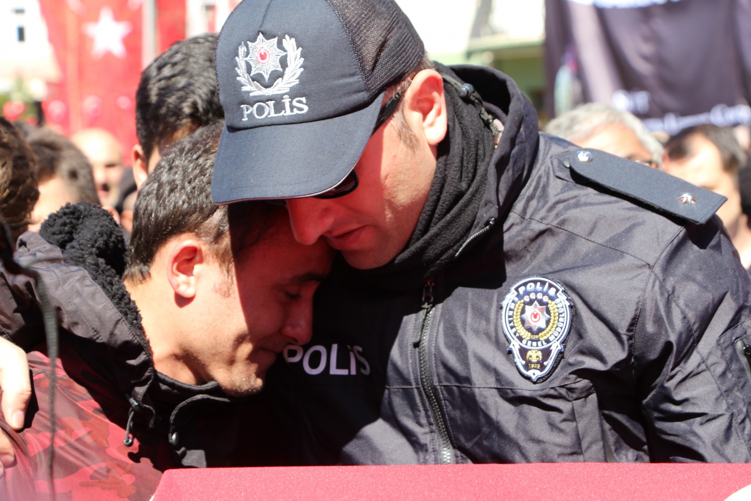 Gümüşhane şehidini son yolculuğuna uğurladı  11