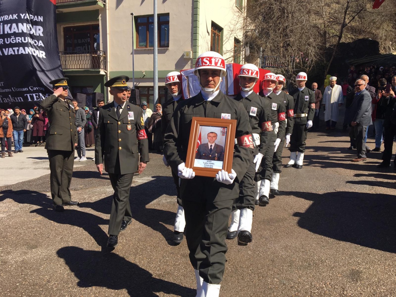 Gümüşhane şehidini son yolculuğuna uğurladı  3