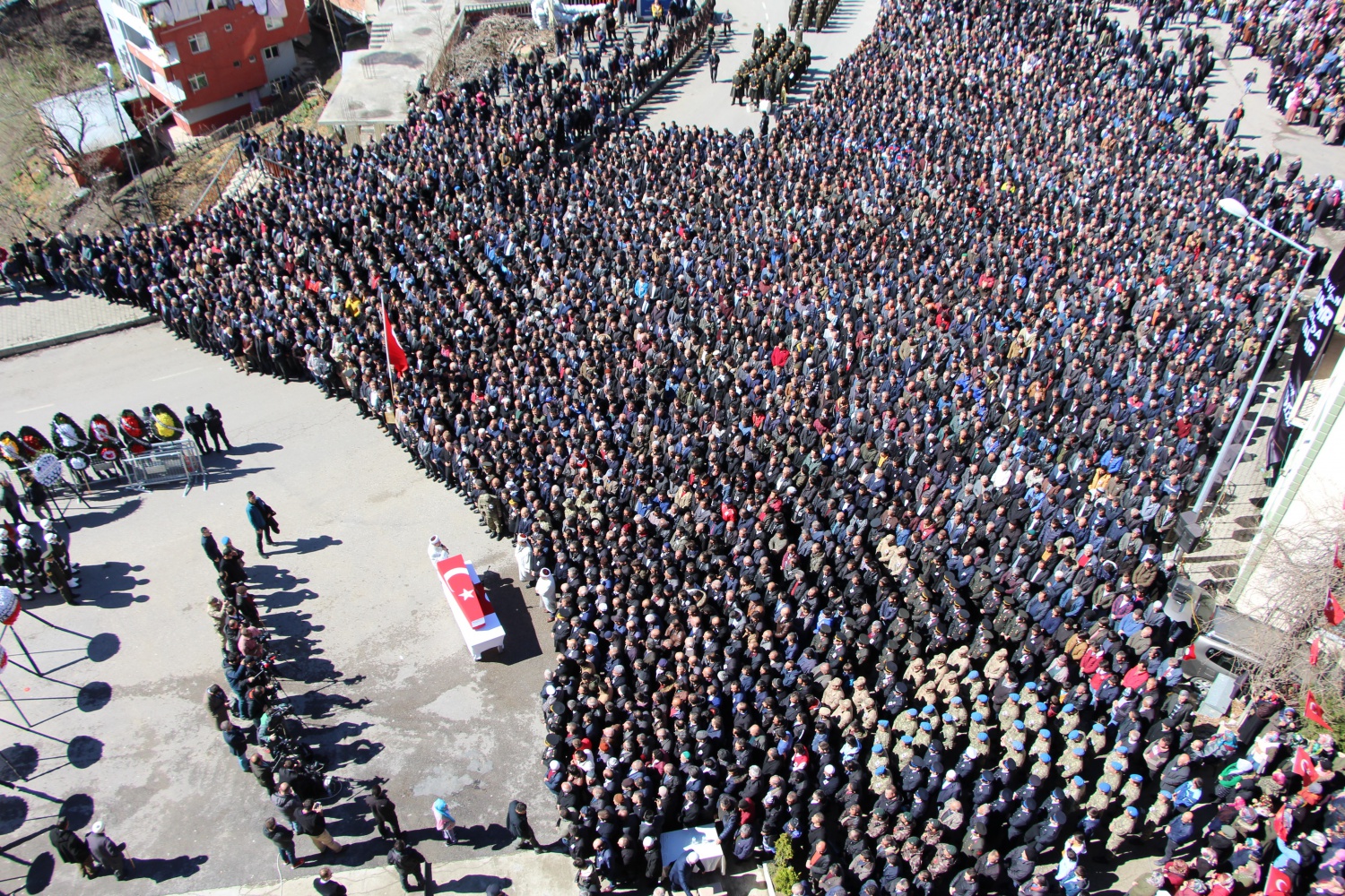 Gümüşhane şehidini son yolculuğuna uğurladı  15