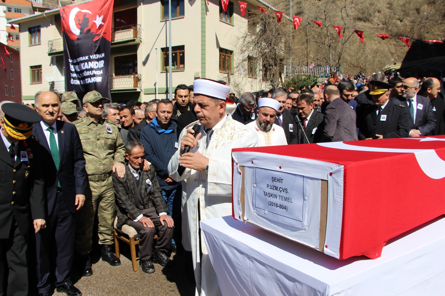 Gümüşhane şehidini son yolculuğuna uğurladı  12