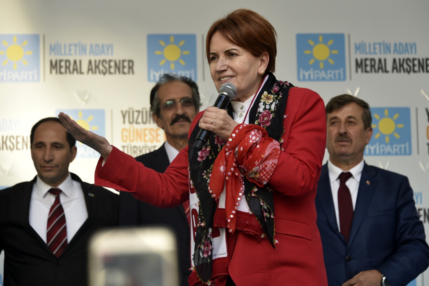 Akşener Gümüşhane’de 30
