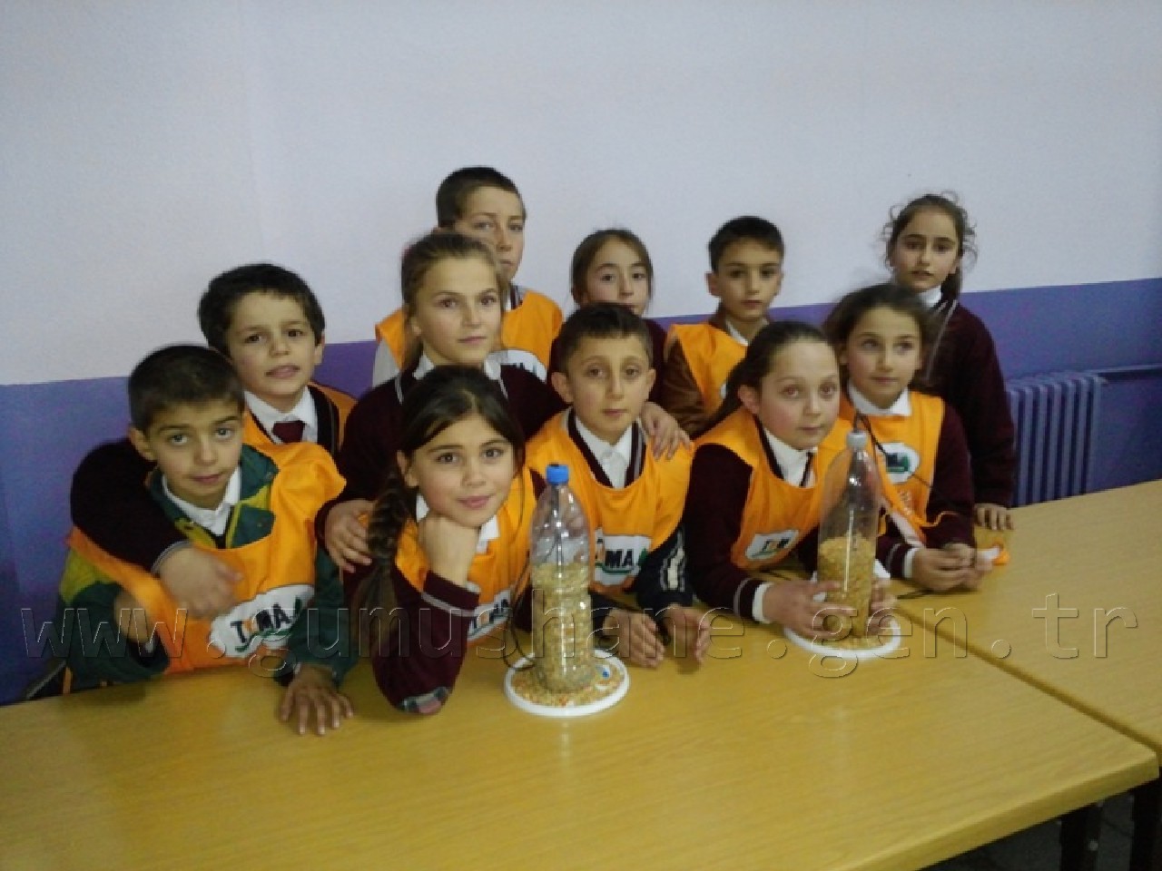 Minik Eller Kuşlar İçin 40 Yemlik Yaptı 6