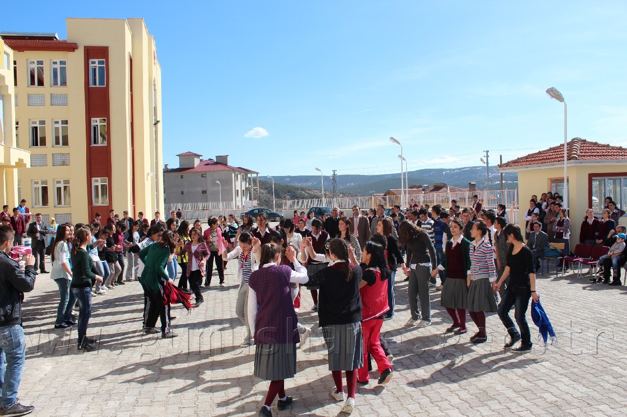 Şehit Teğmen Tuna Kara Anadolu Lisesi Nevruz Geleneğini Devam Ettirdi 5