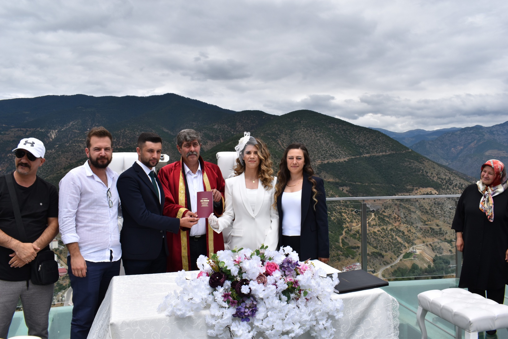 240 metre yüksekte nikah 7